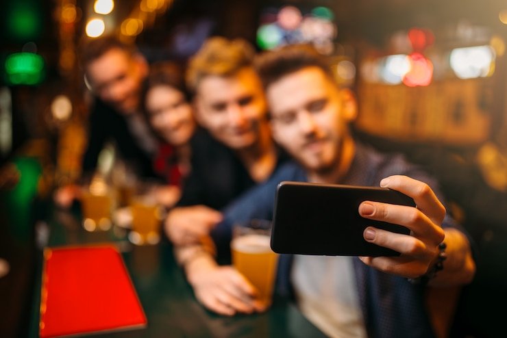 Antarmuka taruhan Dice Game di aplikasi pusat judi menampilkan opsi Over/Under dan Even/Odd